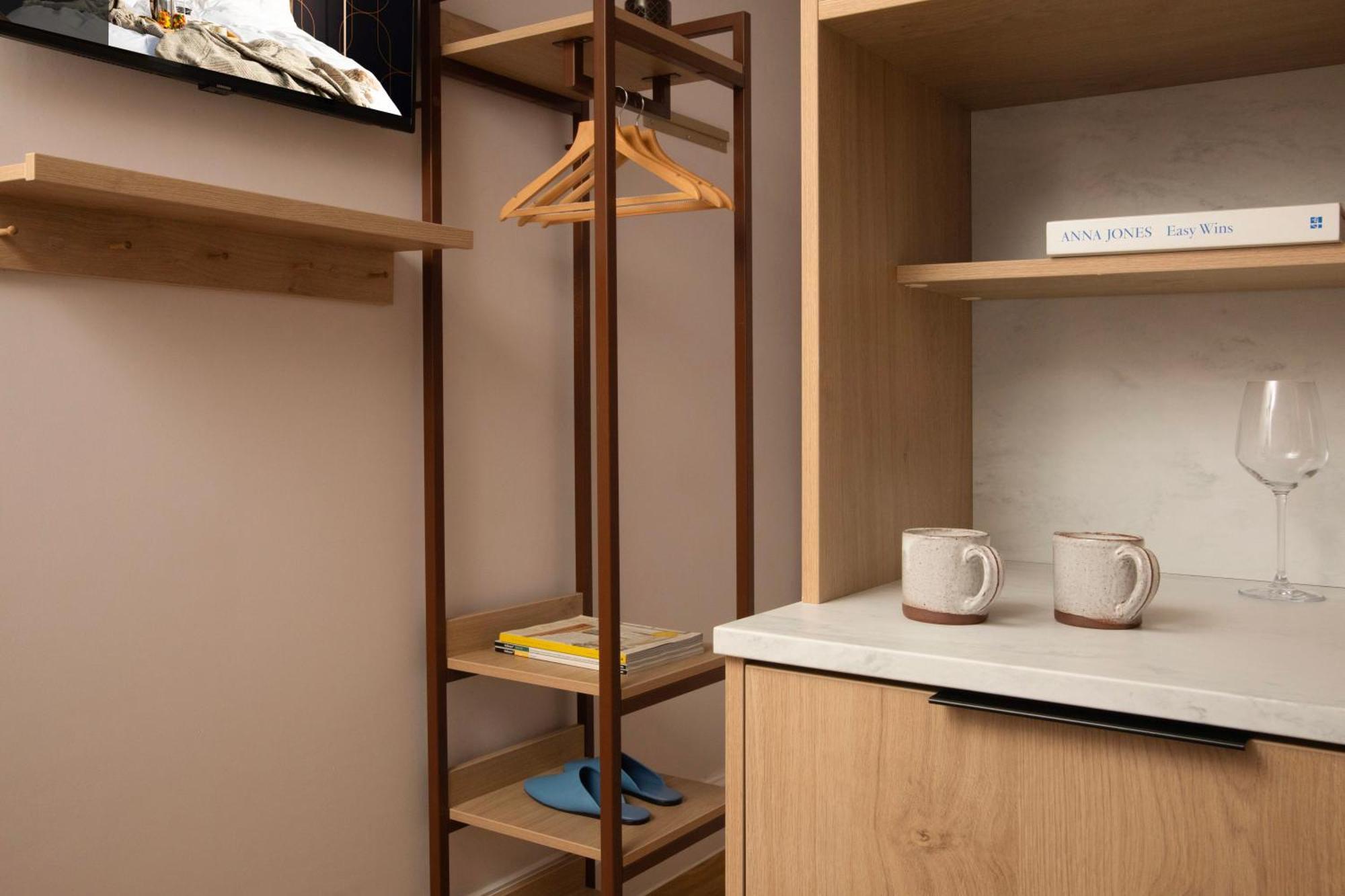 Aparthotel Bob W Holland Park 3*