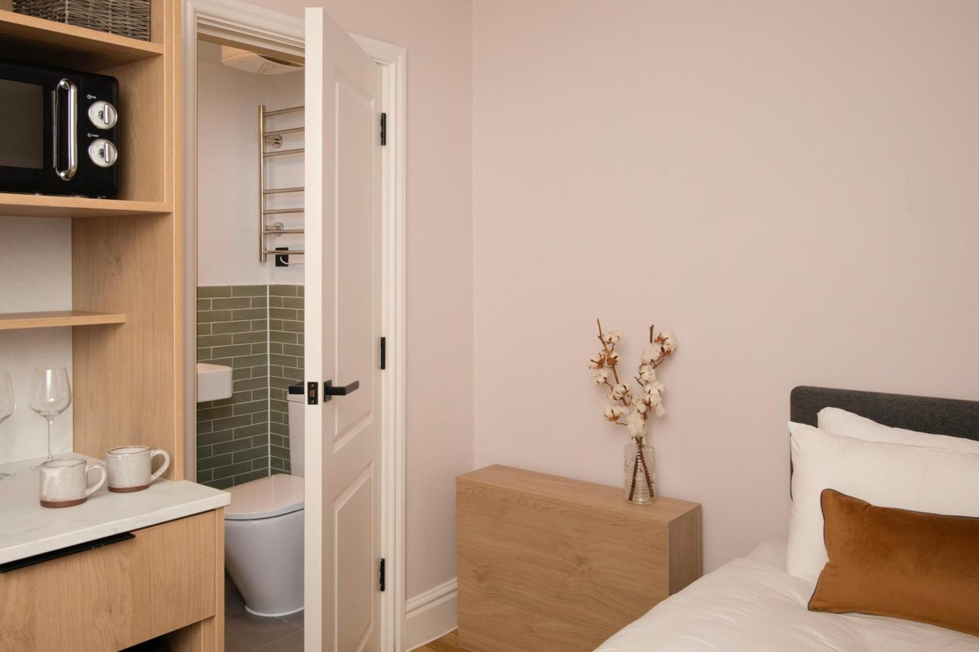 Bob W Holland Park 3* London