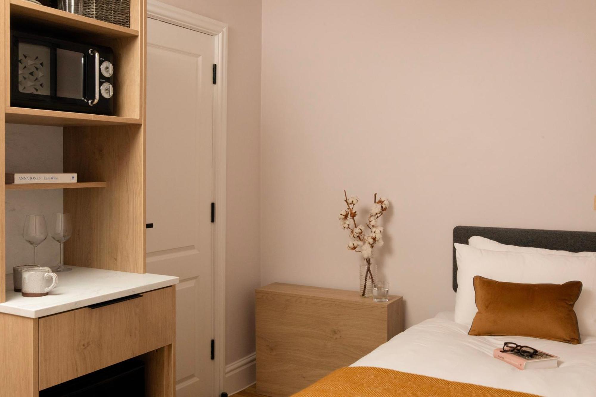 Aparthotel Bob W Holland Park