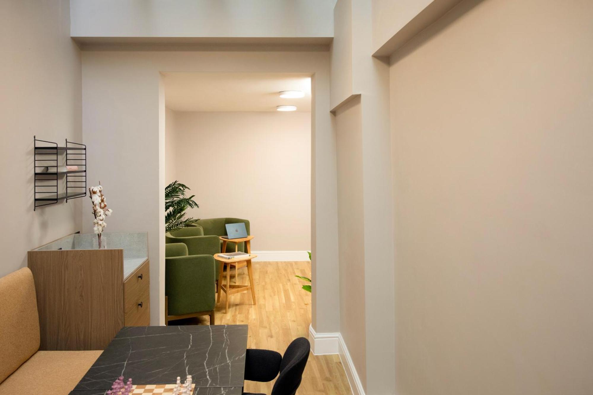 Aparthotel Bob W Holland Park 3*